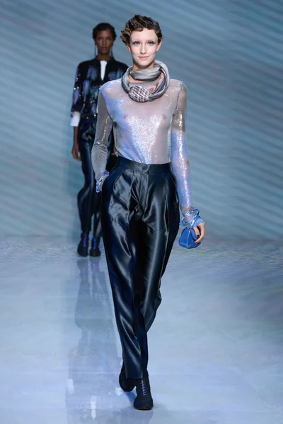 Look 32
